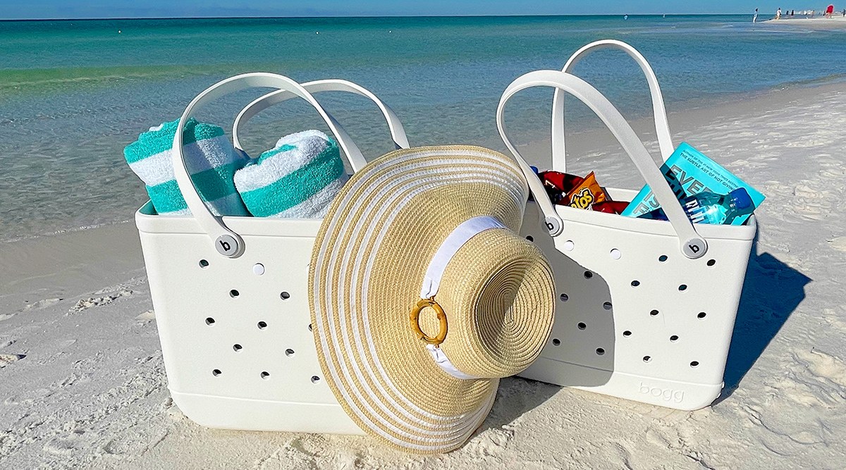 thumbnail image 2 of Extra Large Rubber Beach Tote - 18.9" Waterproof Sandproof Bag With Clear Pocket 2 of 13