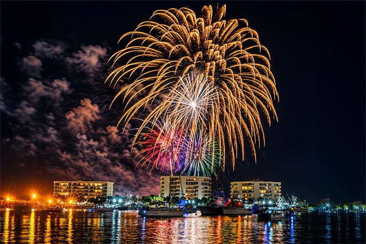 Reserve a Destin Fireworks Cruise