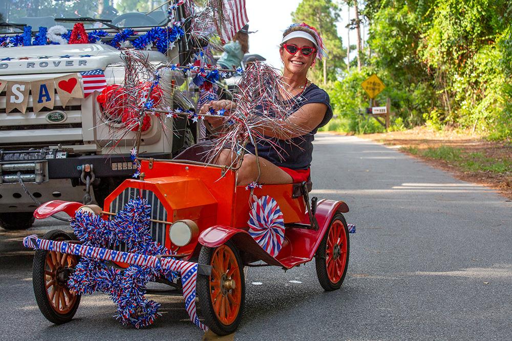 grayton-parade-mini-car-516379A4-EFB3-43DC-96578F506F6F14B8.jpg